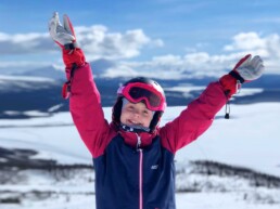 Tarnaby Utforsakning Alpint Slalom Barn Ungdom Familj Glad Flicka 1